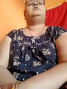 Snapshot of Kiyara7 chatting on 03.18.25 Kiyara7 online show from 03.18.25