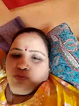 Snapshot of Kiyara7 chatting on 03.18.25 Kiyara7 online show from 03.18.25