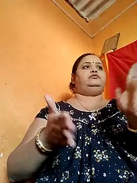 Snapshot of Kiyara7 chatting on 03.19.25 Kiyara7 online show from 03.19.25