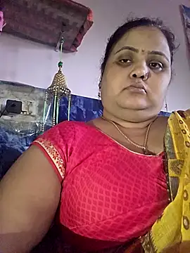 Snapshot of Kiyara7 chatting on 10.08.25 Kiyara7 online show from 10.08.25