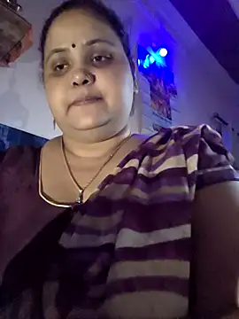 Snapshot of Kiyara7 chatting on 10.17.25 Kiyara7 online show from 10.17.25