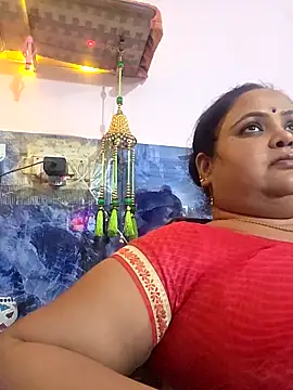 Snapshot of Kiyara7 chatting on 10.19.25 Kiyara7 online show from 10.19.25