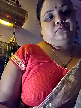 Snapshot of Kiyara7 chatting on 10.21.25 Kiyara7 online show from 10.21.25