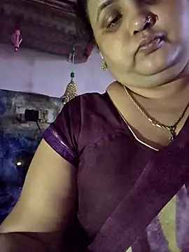 Snapshot of Kiyara7 chatting on 10.31.25 Kiyara7 online show from 10.31.25