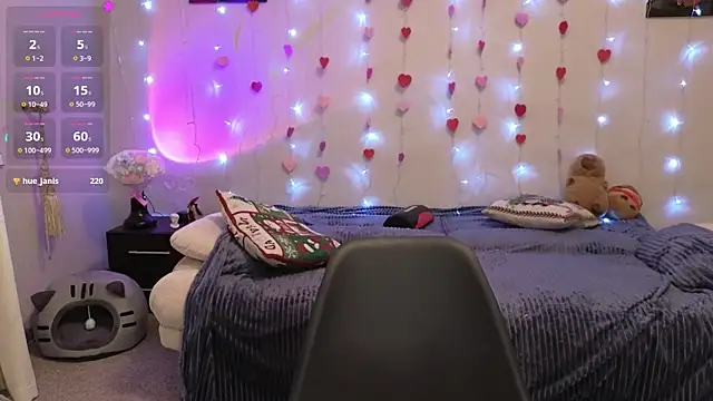 Snapshot of christy_memeow chatting on 03.14.25 christy memeow online show from 03.14.25