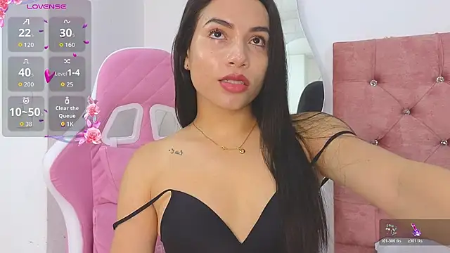 Snapshot of Tiphani_walker_ chatting on 03.12.26 Tiphani walker online show from 03.12.26