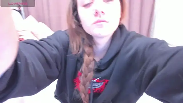 Snapshot of Kvetachka chatting on 12.17.24 Kvetachka online show from 12.17.24