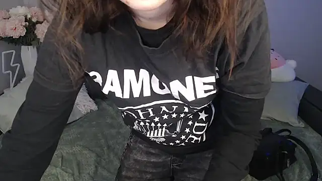 Mini Diva online show from 12.16.24