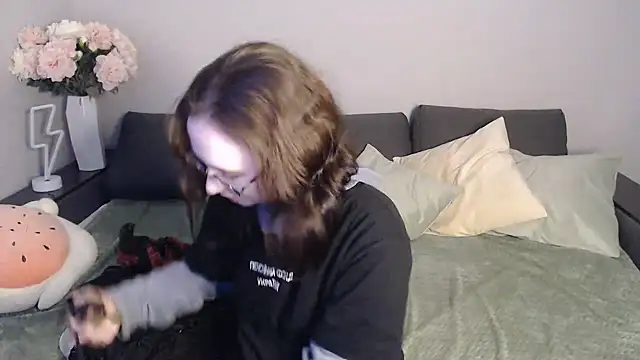 Mini Diva online show from 01.31.25