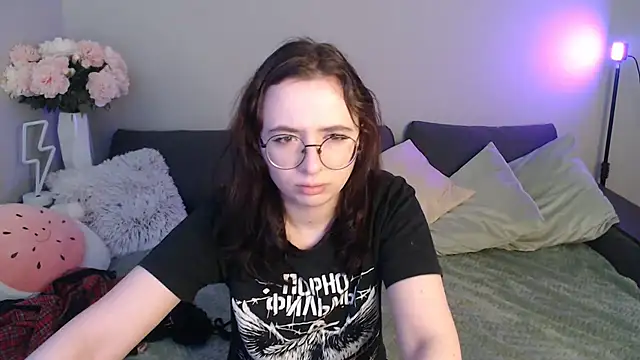 Mini Diva online show from 02.26.25