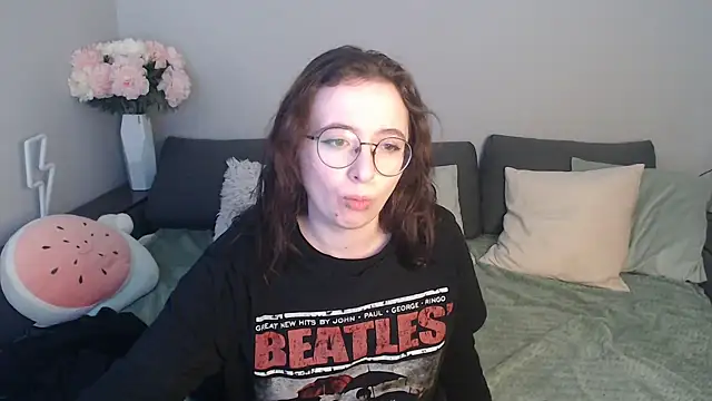 Mini Diva online show from 03.22.25