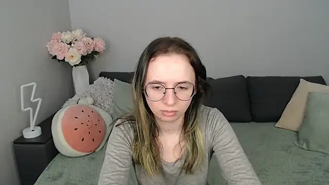 Mini Diva online show from 09.13.25