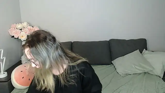 Mini Diva online show from 10.11.25