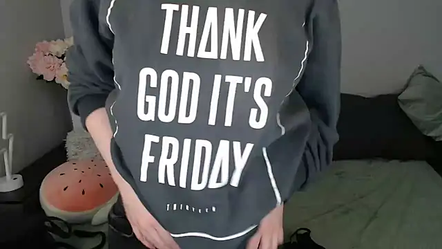 Mini Diva online show from 10.22.25