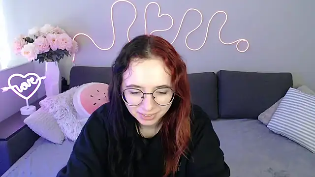 Mini Diva online show from 11.25.25