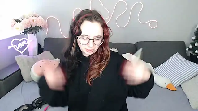 Mini Diva online show from 02.24.26