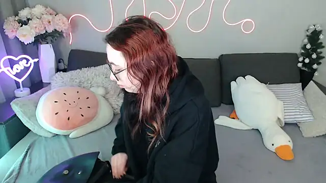 Mini Diva online show from 03.30.26