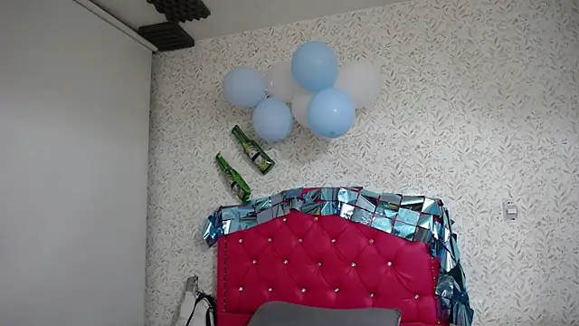 Snapshot of luly_pink chatting on 09.30.25 luly pink online show from 09.30.25