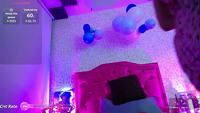 Snapshot of luly_pink chatting on 10.08.25 luly pink online show from 10.08.25