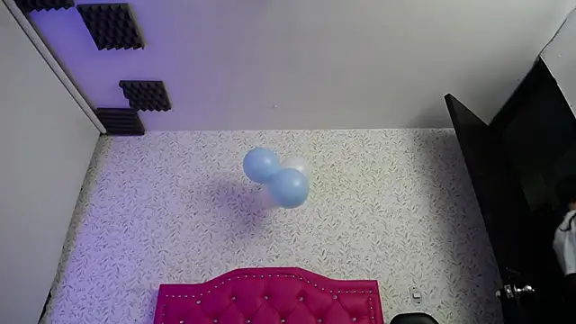 Snapshot of luly_pink chatting on 10.11.25 luly pink online show from 10.11.25