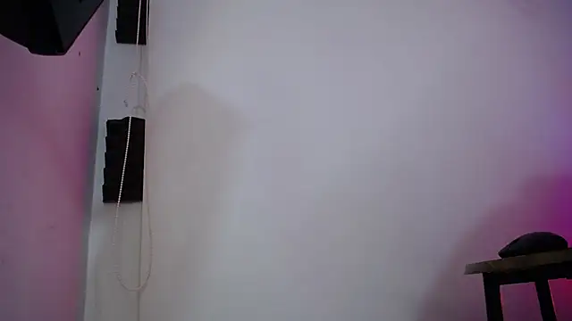 Snapshot of luly_pink chatting on 10.30.25 luly pink online show from 10.30.25