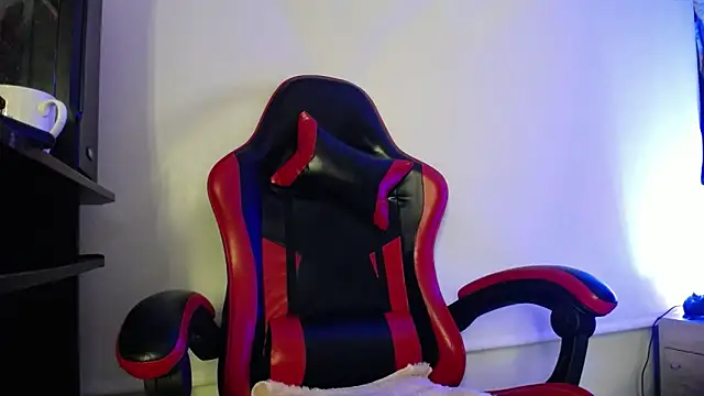 luly pink online show from 11.05.25