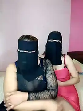 Snapshot of Meral1 chatting on 12.14.25 Meral1 online show from 12.14.25