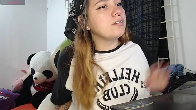 Betty Hoe online show from 02.05.25