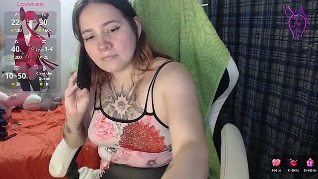 Betty Hoe online show from 02.18.25