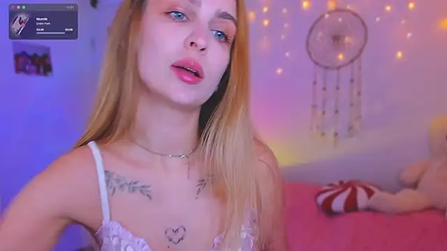 Kamila icee online show from 02.13.25