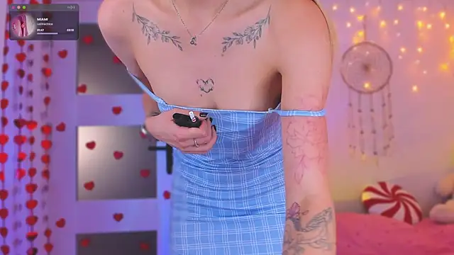 Kamila icee online show from 02.15.25