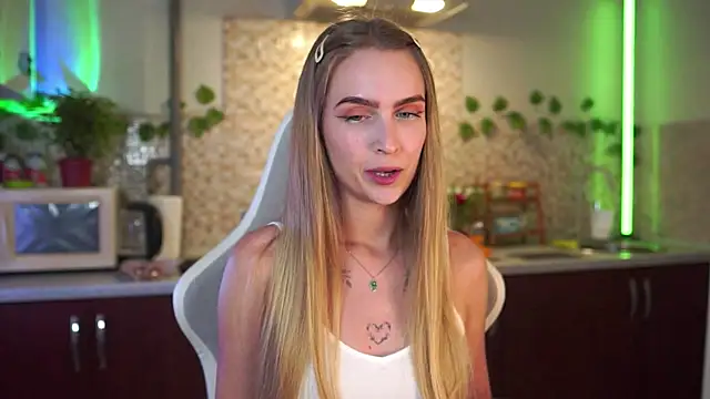 Kamila icee online show from 09.14.25