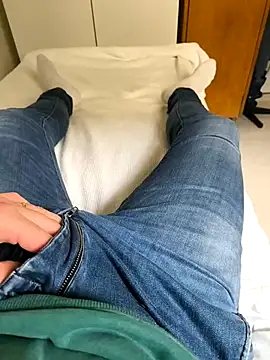 Snapshot of onbifeet chatting on 02.27.25 onbifeet online show from 02.27.25