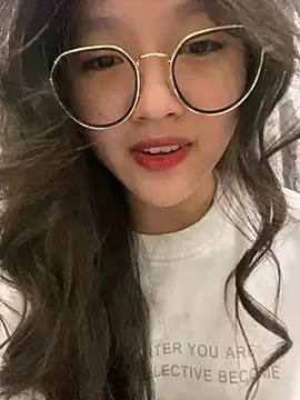 Krixxi22 online show from 12.24.24