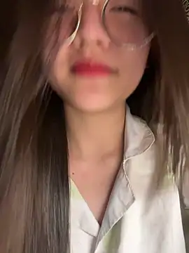 Krixxi22 online show from 10.27.25