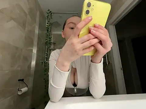 Snapshot of winter__sun chatting on 03.07.26 winter sun online show from 03.07.26