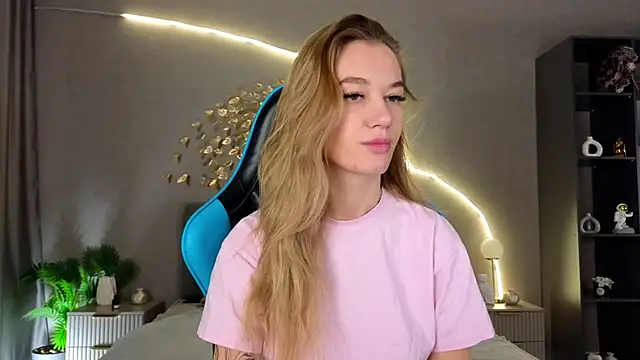 Snapshot of BBabyShark chatting on 12.09.24 BBabyShark online show from 12.09.24