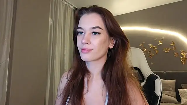 Snapshot of BBabyShark chatting on 10.30.25 BBabyShark online show from 10.30.25