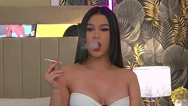 Snapshot of reyabaines chatting on 10.26.25 reyabaines online show from 10.26.25