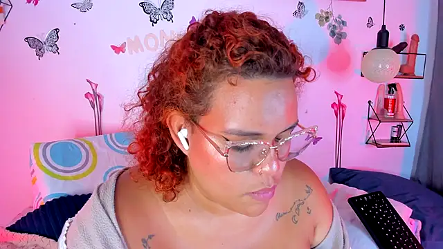 monicabbw  online show from 09.30.25