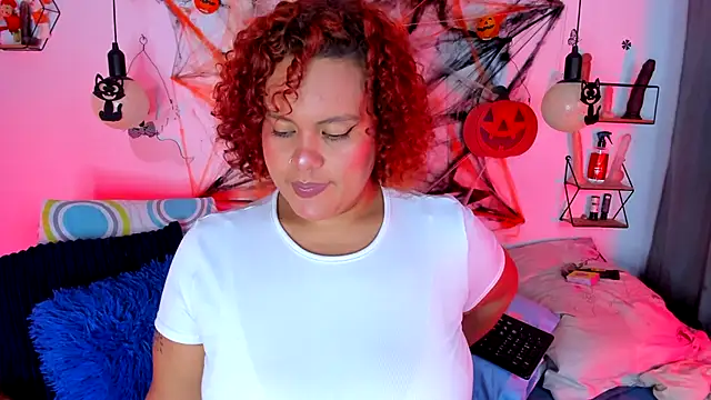 monicabbw  online show from 10.17.25