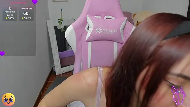 Snapshot of karla_cute01 chatting on 02.25.25 karla cute01 online show from 02.25.25