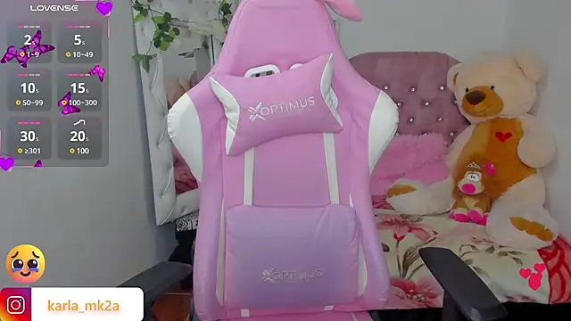 Snapshot of karla_cute01 chatting on 03.18.25 karla cute01 online show from 03.18.25