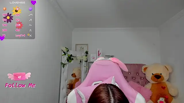 Snapshot of karla_cute01 chatting on 03.22.25 karla cute01 online show from 03.22.25