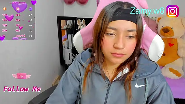 Snapshot of karla_cute01 chatting on 09.10.25 karla cute01 online show from 09.10.25