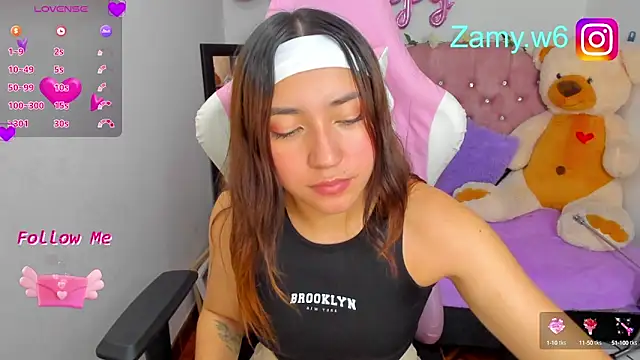 Snapshot of karla_cute01 chatting on 09.15.25 karla cute01 online show from 09.15.25
