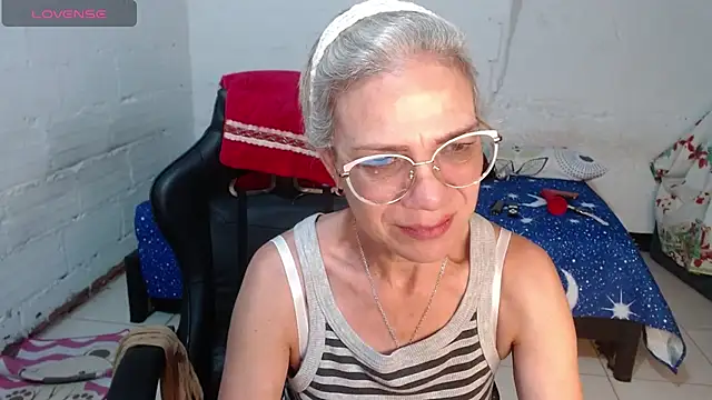 Snapshot of Giorgia_xue53 chatting on 12.08.24 Giorgia xue53 online show from 12.08.24