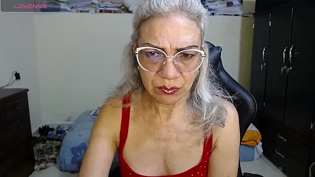 Snapshot of Giorgia_xue53 chatting on 02.14.25 Giorgia xue53 online show from 02.14.25