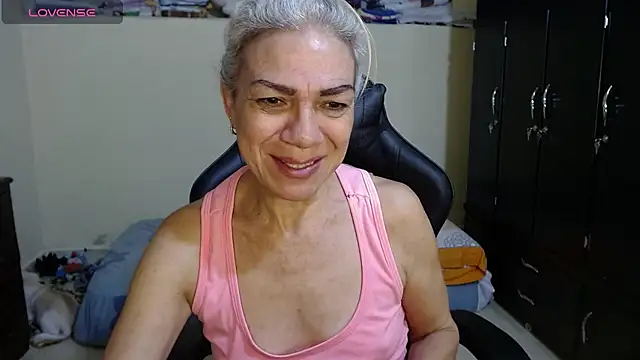 Snapshot of Giorgia_xue53 chatting on 02.15.25 Giorgia xue53 online show from 02.15.25