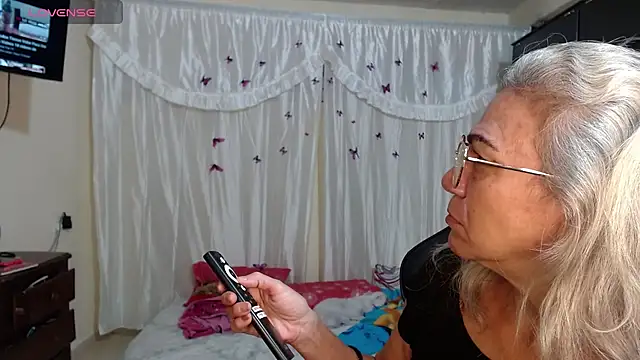Snapshot of Giorgia_xue53 chatting on 02.26.25 Giorgia xue53 online show from 02.26.25